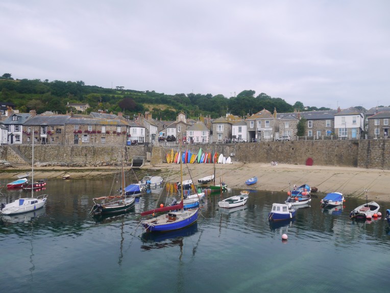 P1050718[2347]mousehole harbour tide in