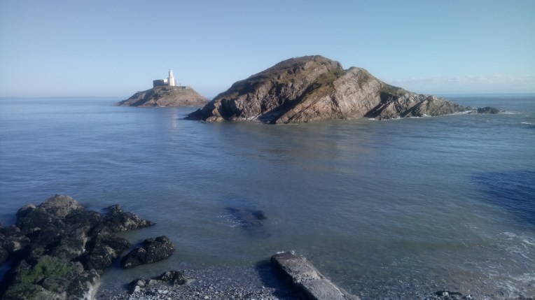mumbles head and lighthouse